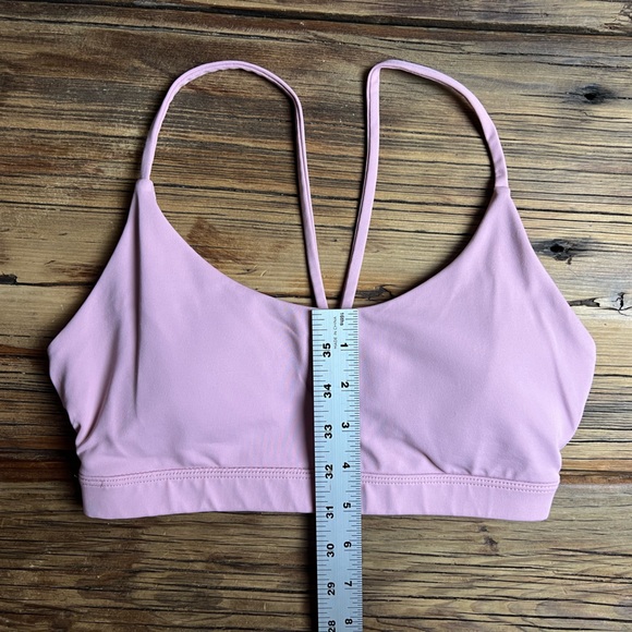 Twist Cut Out Back Sports Bra - Picture 2 of 6